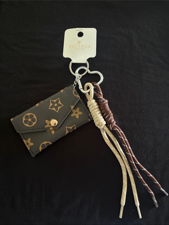 Yolanda Jewlery Accessories - Cute Fashion Monogram Card Holder Key Charm with Beige and Brown Tassels